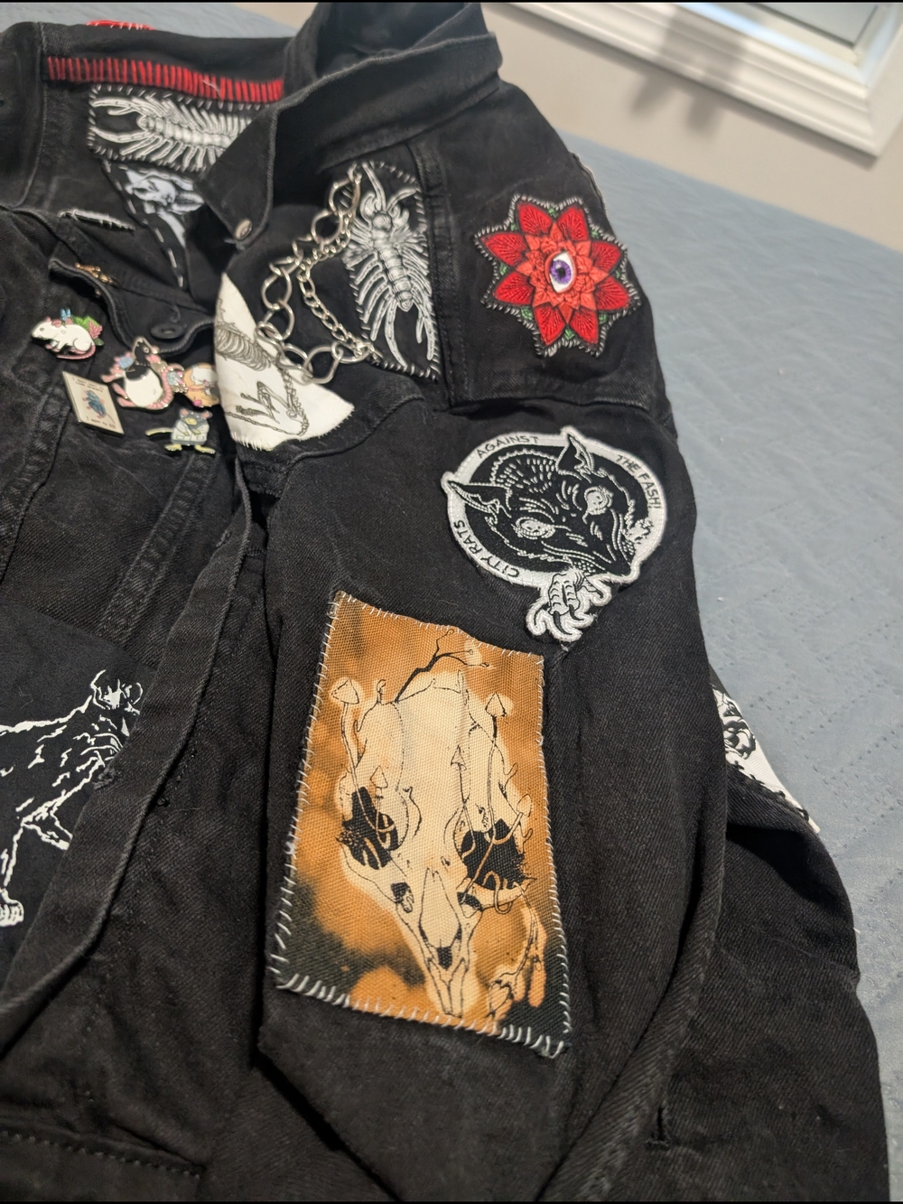 Punk Rat-Themed Battle Jacket. Levis Brand. - Picture 5 of 7